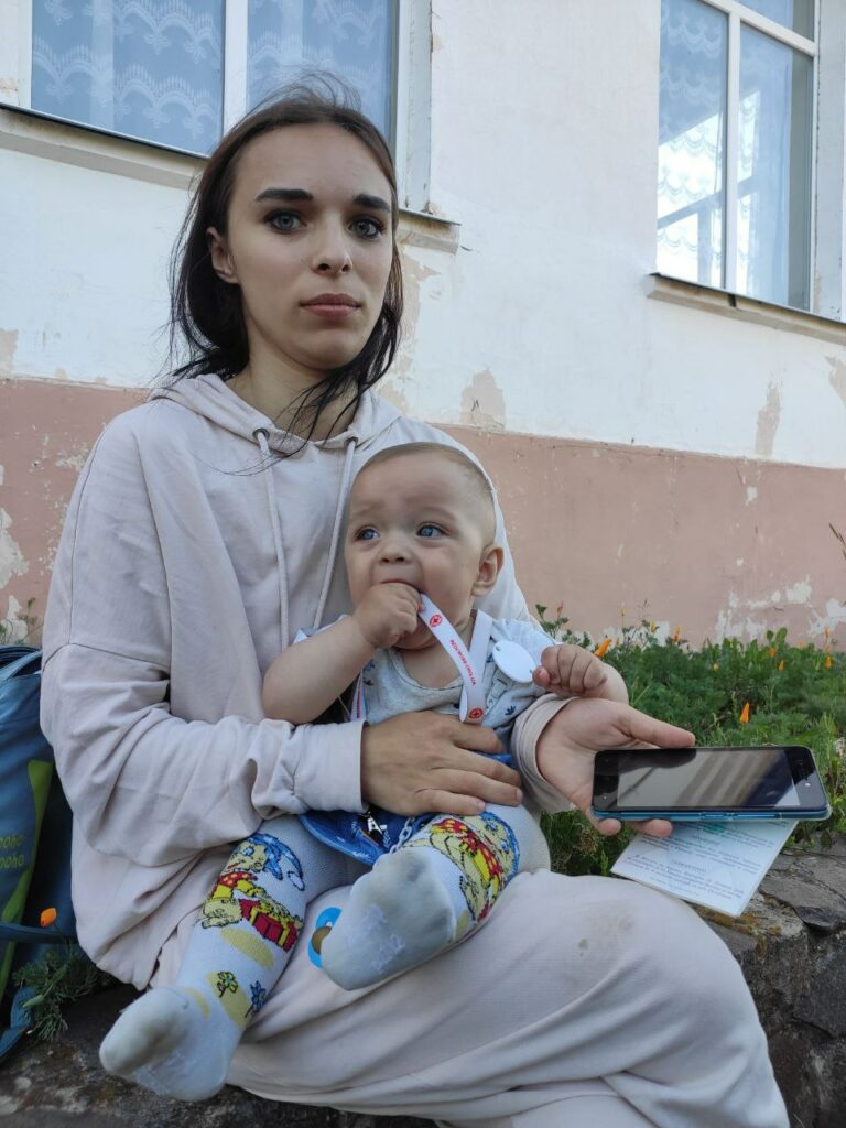 депортована родина повернулася в Україну