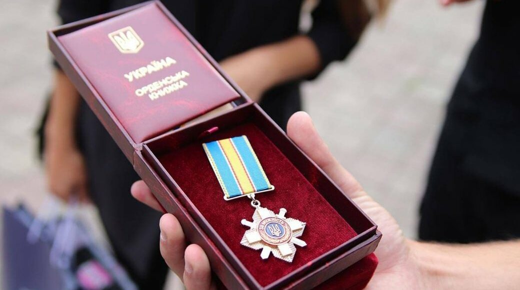 Поліціянта та поліціянтку з Донеччини та Луганщини нагородили посмертно