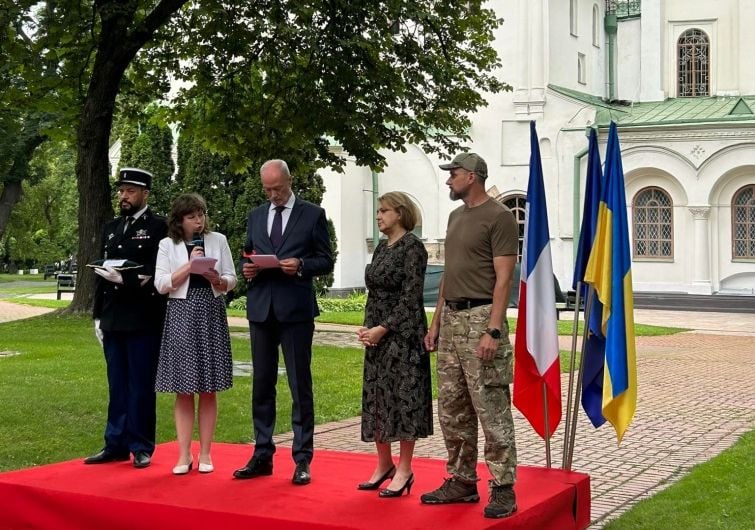 Режисер, військовий Олег Сенцов і письменниця Оксана Забужко отримали найвищу нагороду Франції