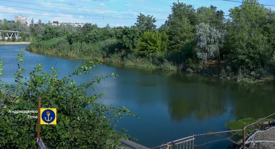 В оккупированном Мариуполе пересыхает река Кальчик (видео)