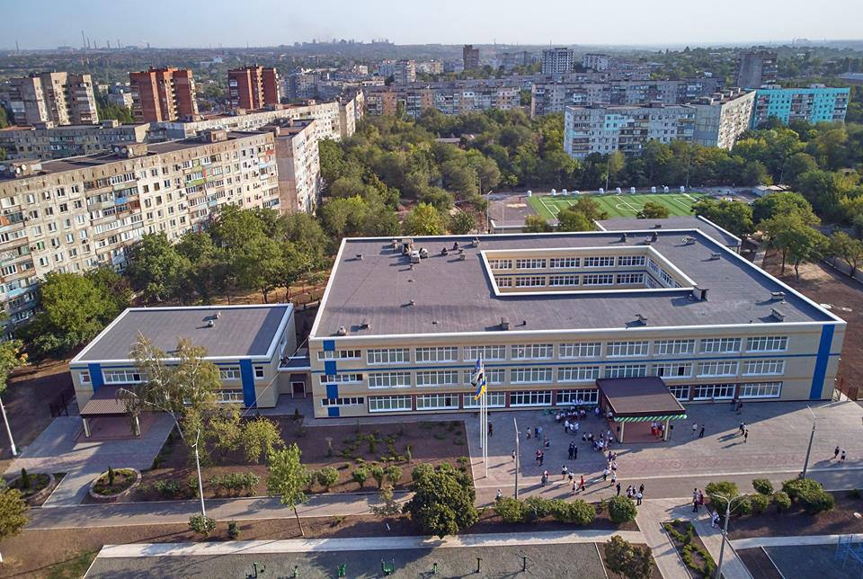 Перша україномовна школа Маріуполя зруйнована на 70%, - міськрада
