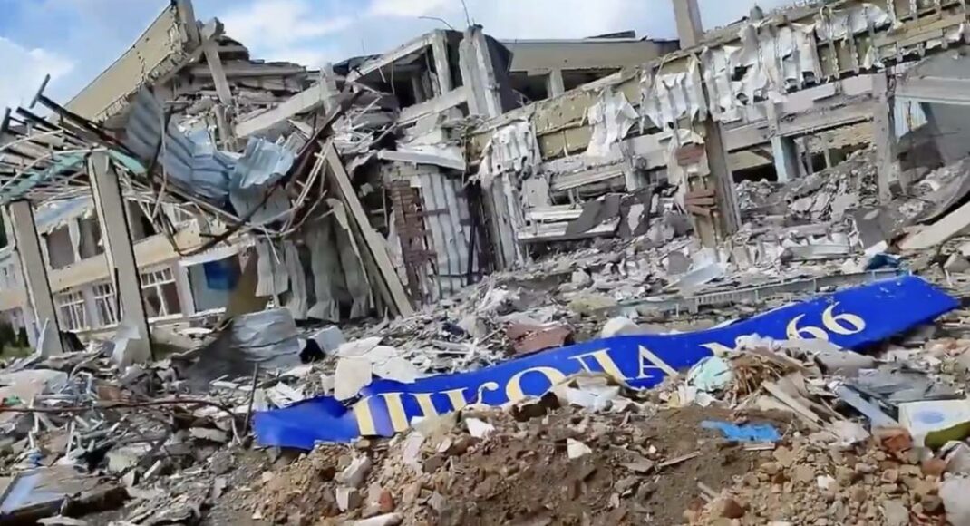 Первая украиноязычная школа Мариуполя разрушена на 70%, - горсовет