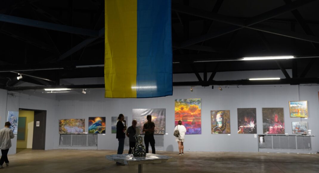 У Києві відкрили виставку "Маріуполь Нескорений" до Дня Незалежності України
