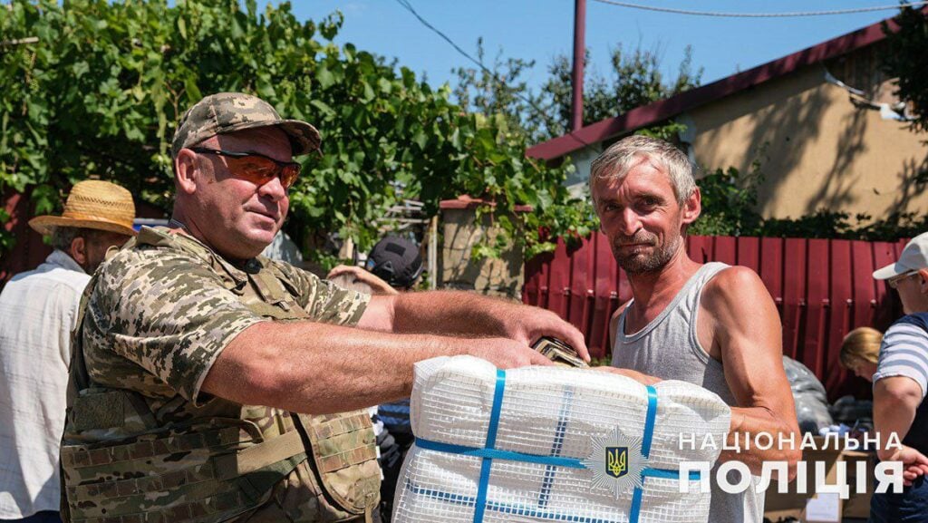 Поліцейські Донеччини допомогли організувати прийом лікарів за кілометр від фронту біля Вугледара: відео, фото