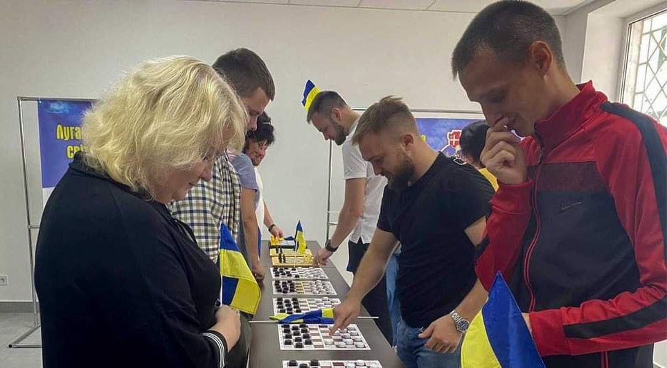 В хабе в Ровно открыли комнату для спортивных встреч луганских переселенцев