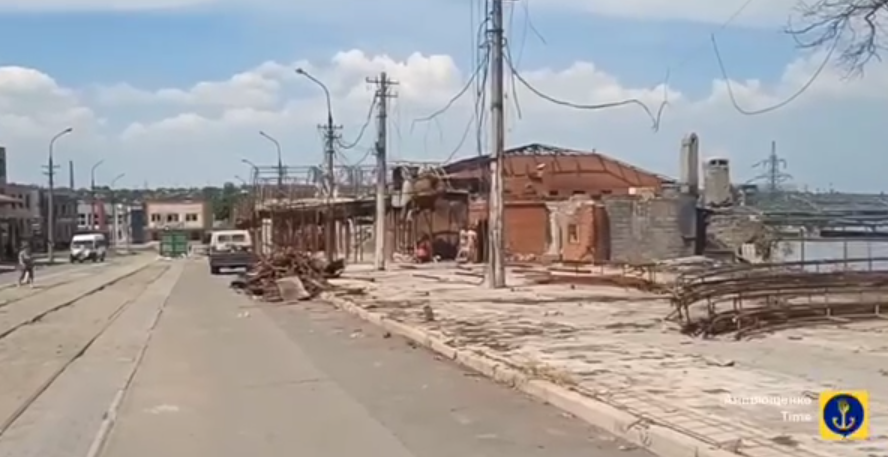 В горсовете показали разрушенный Центральный район Мариуполя: видео