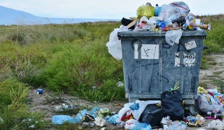 У захопленому Лисичанську по кварталах розкидані тонни сміття, — Лисогор