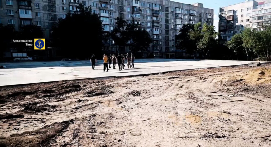 В Мариуполе захватчики на месте разрушенного дома возводят спортплощадку, — Андрющенко