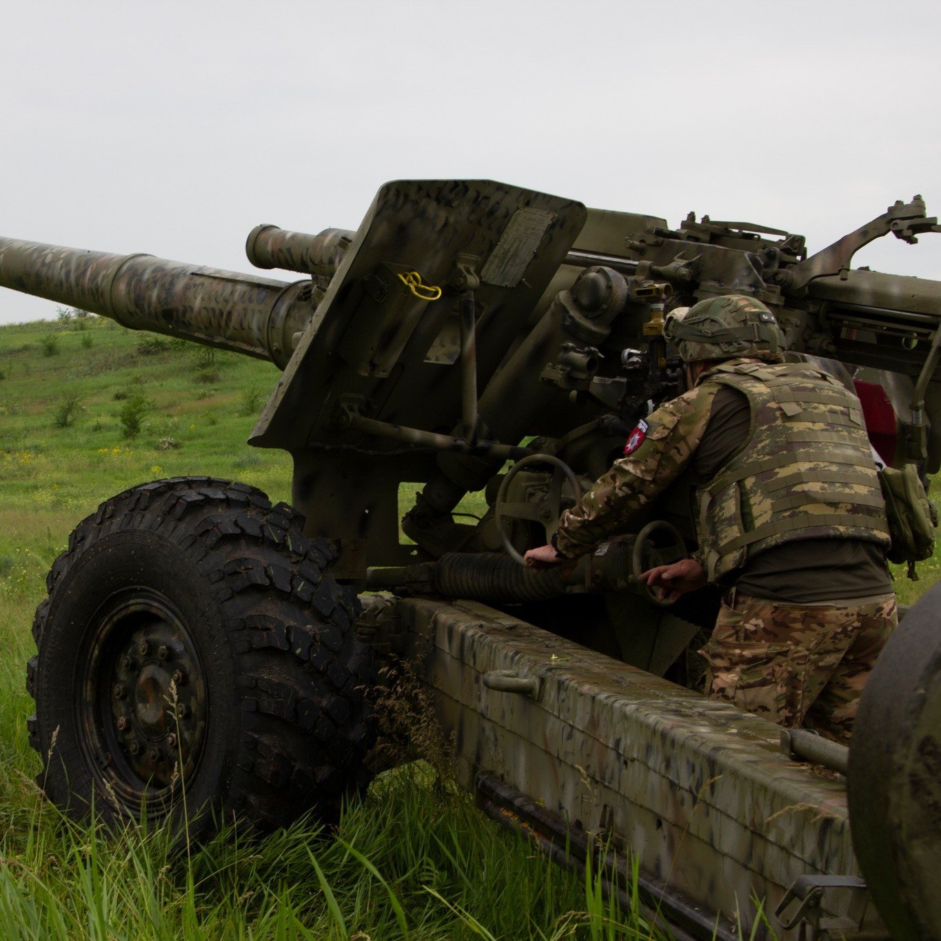 Зеленський подякував обʼєднаній штурмовій бригаді нацполіції "Лють" за шеврон і захист Донеччини