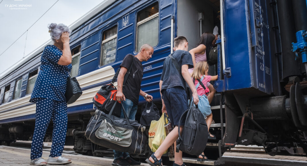 За добу з Донеччини евакуювали 20 дітей