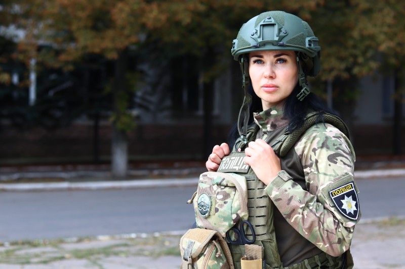 Полицейская из Донецкой области сказала, что каждый спасенный человек - это маленькая победа над врагом