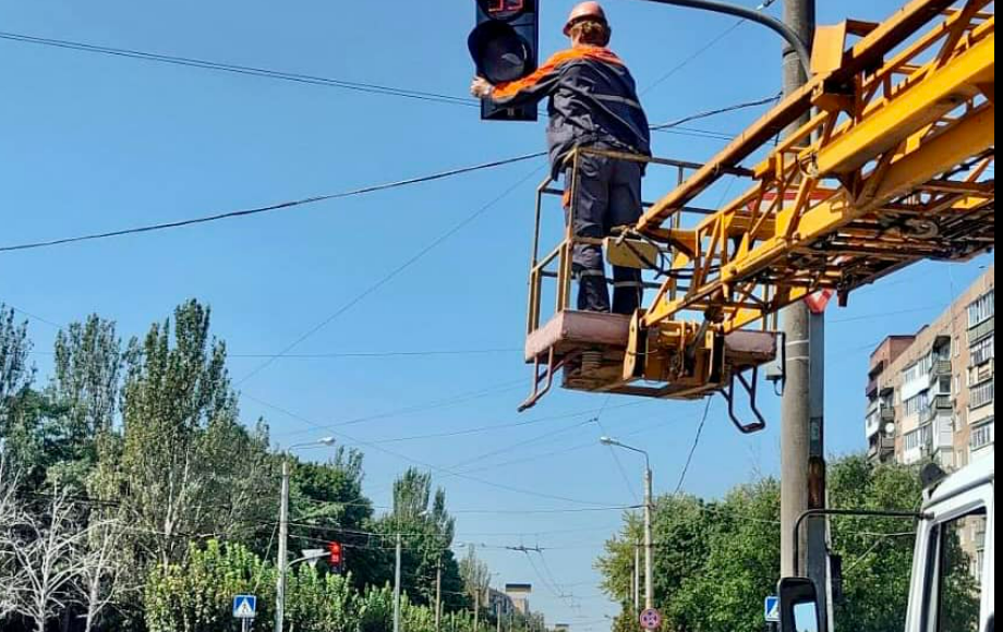 В Краматорске установили еще один современный светофор: фото