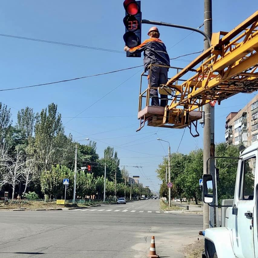 У Краматорську оновили ще один світлофорний об'єкт: фото