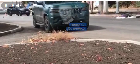 У Маріуполі автомобіль підрозділу окупантів на смерть збив дівчину: відео