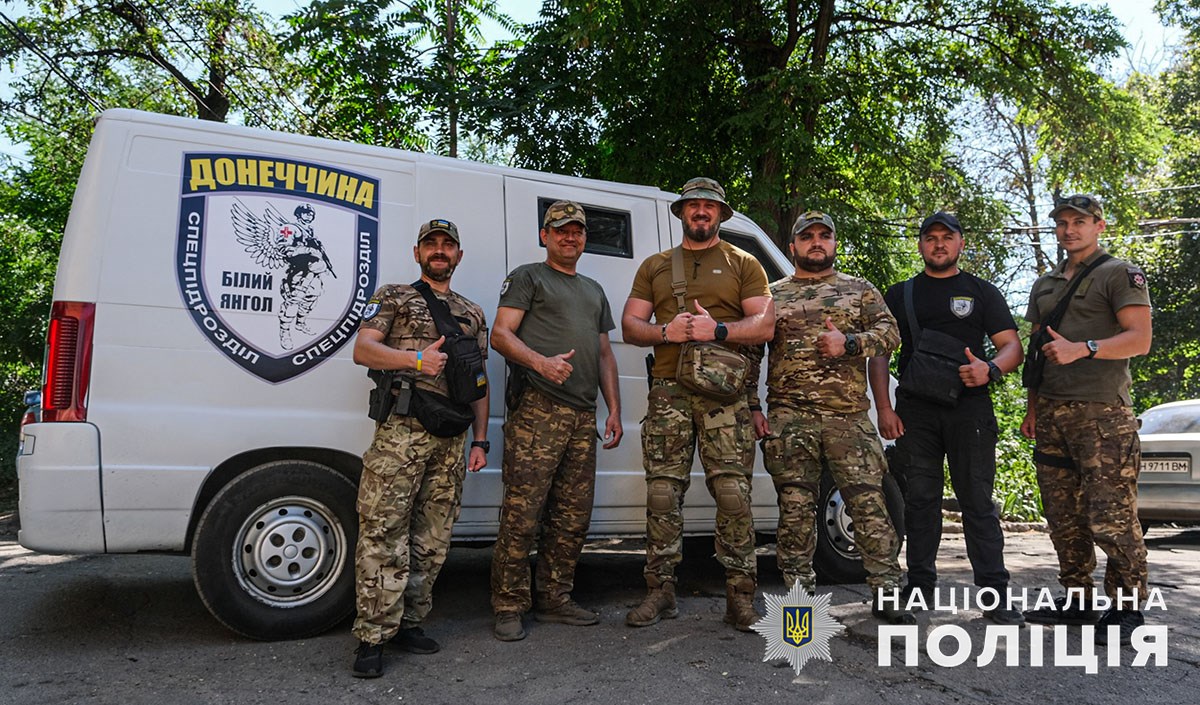 Поліція Донеччини отримала бронеавтомобіль для порятунку дітей з лінії фронту