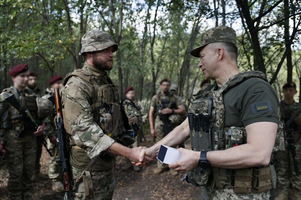 Сирський нагородив прикордонників