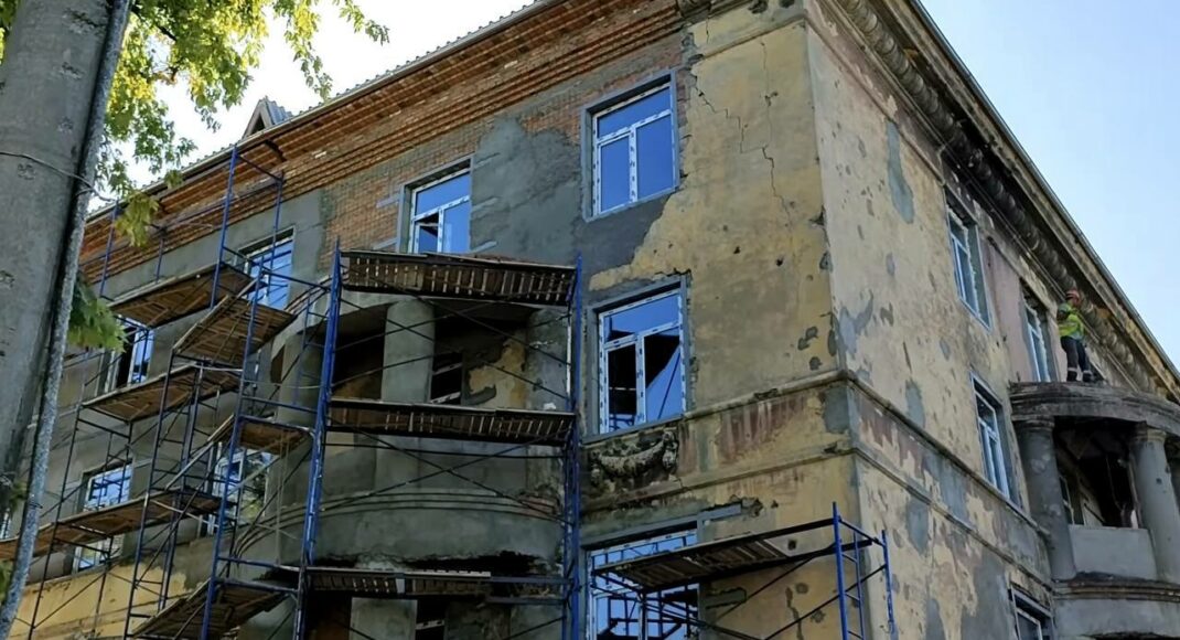 У міськраді показали, як виглядають дитячі поліклініки в окупованому Маріуполі: фото