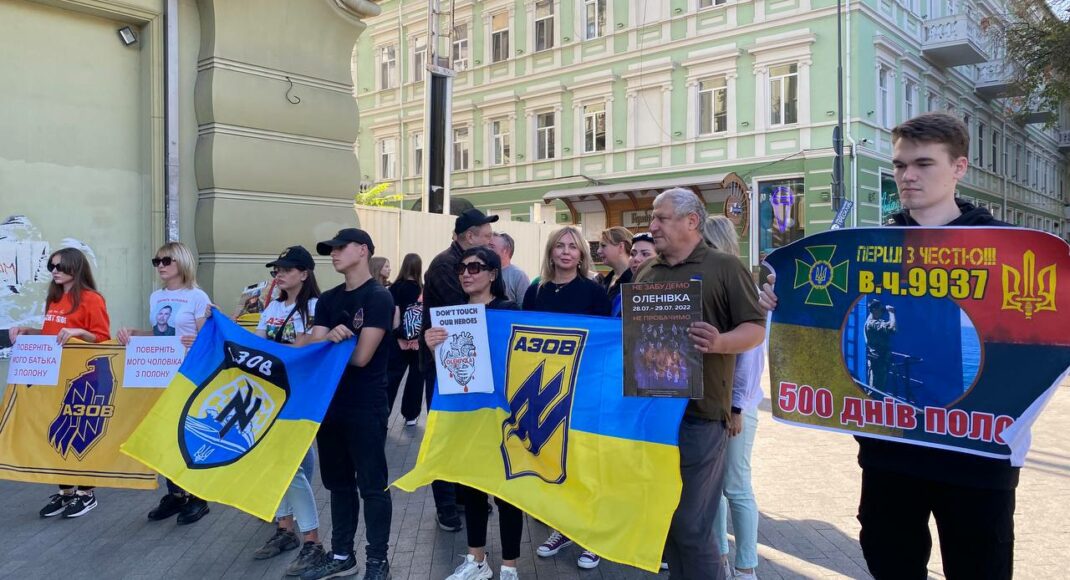 В Одессе состоялась акция в поддержку пленных защитников Мариуполя