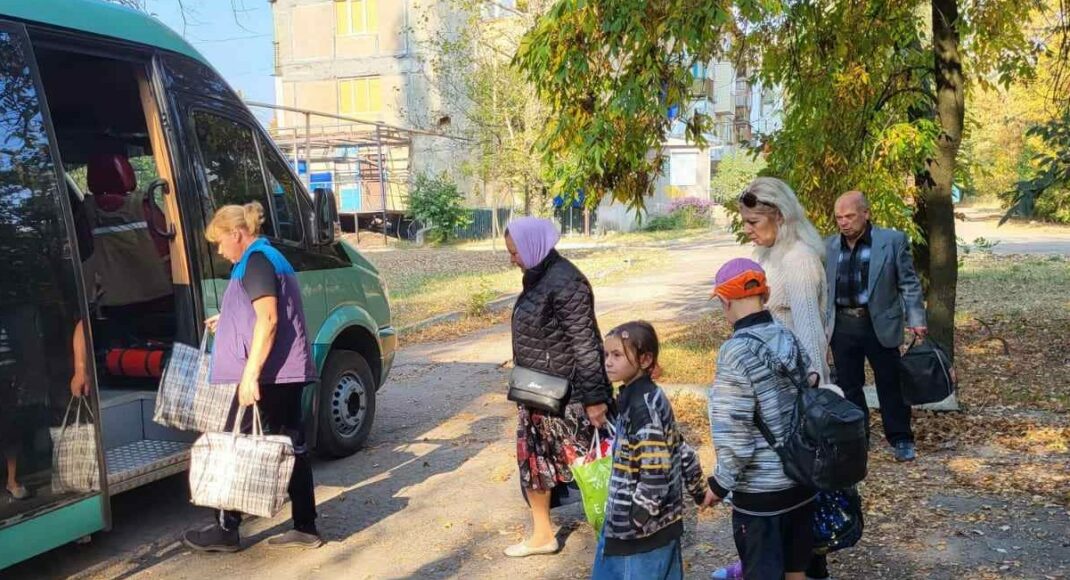 Спасатели эвакуировали из зоны активных боевых действий 3 жителей Авдеевки