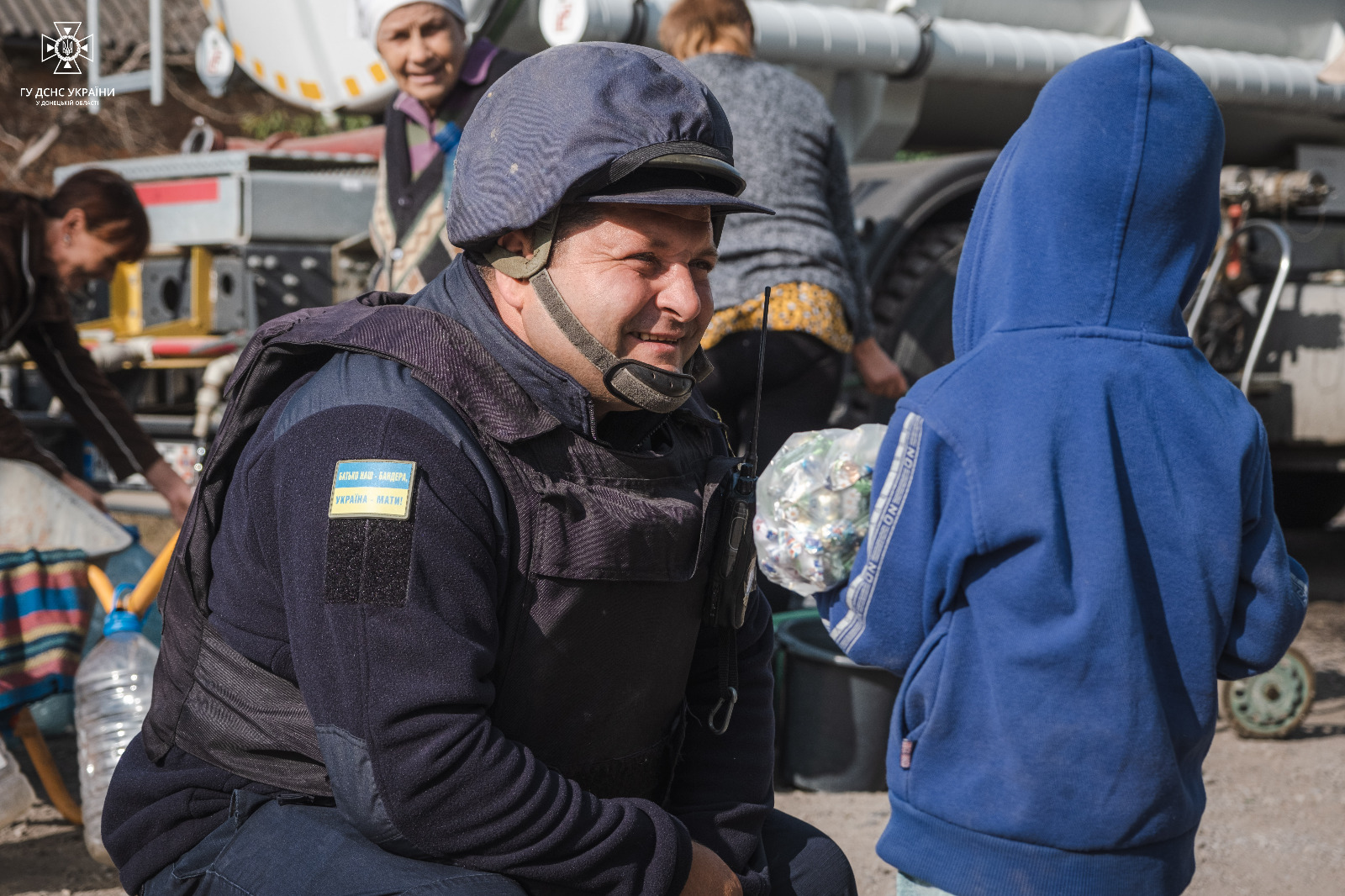 Рятувальники роздали солодощі дітям у Костянтинівці (фото)