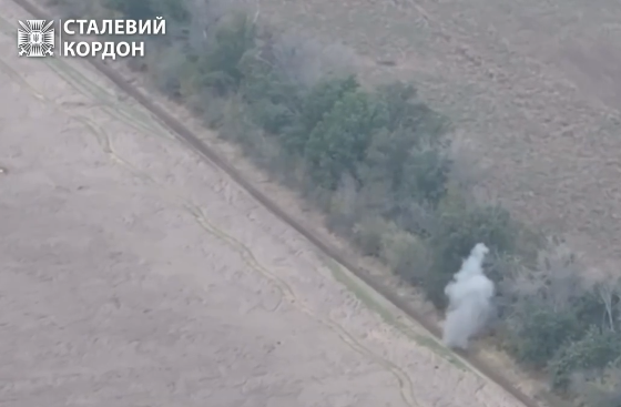 На Купянском направлении беспилотник украинских пограничников уничтожил вражескую технику (видео)
