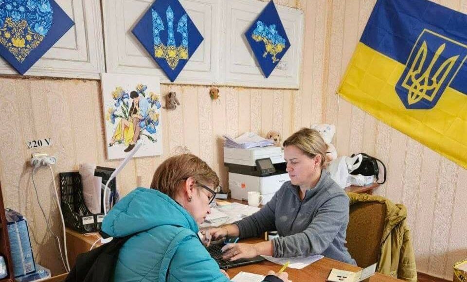 Почти 400 переселенцев из Луганщины получили помощь по почте