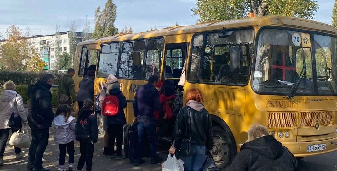 З Донеччини евакуювали ще 20 дітей, — ДСНС