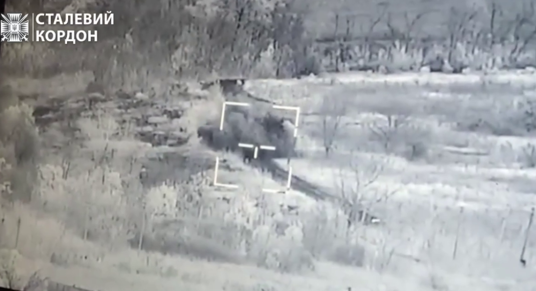 На Сватовском направлении пограничники уничтожили российскую БМП-1 (видео)