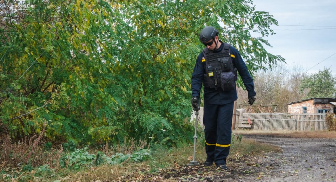 На Донеччині піротехніки за добу знайшли понад 50 вибухонебезпечних предметів