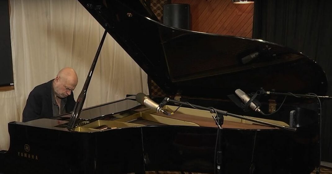 Музикант з Австралії присвятив Маріуполю музичну композицію: відео