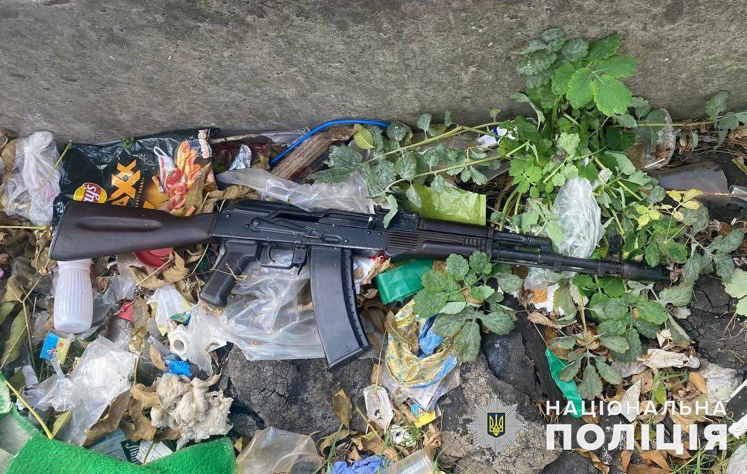 У Костянтинівці чоловік напідпитку стріляв з автомата у багатоповерхівку
