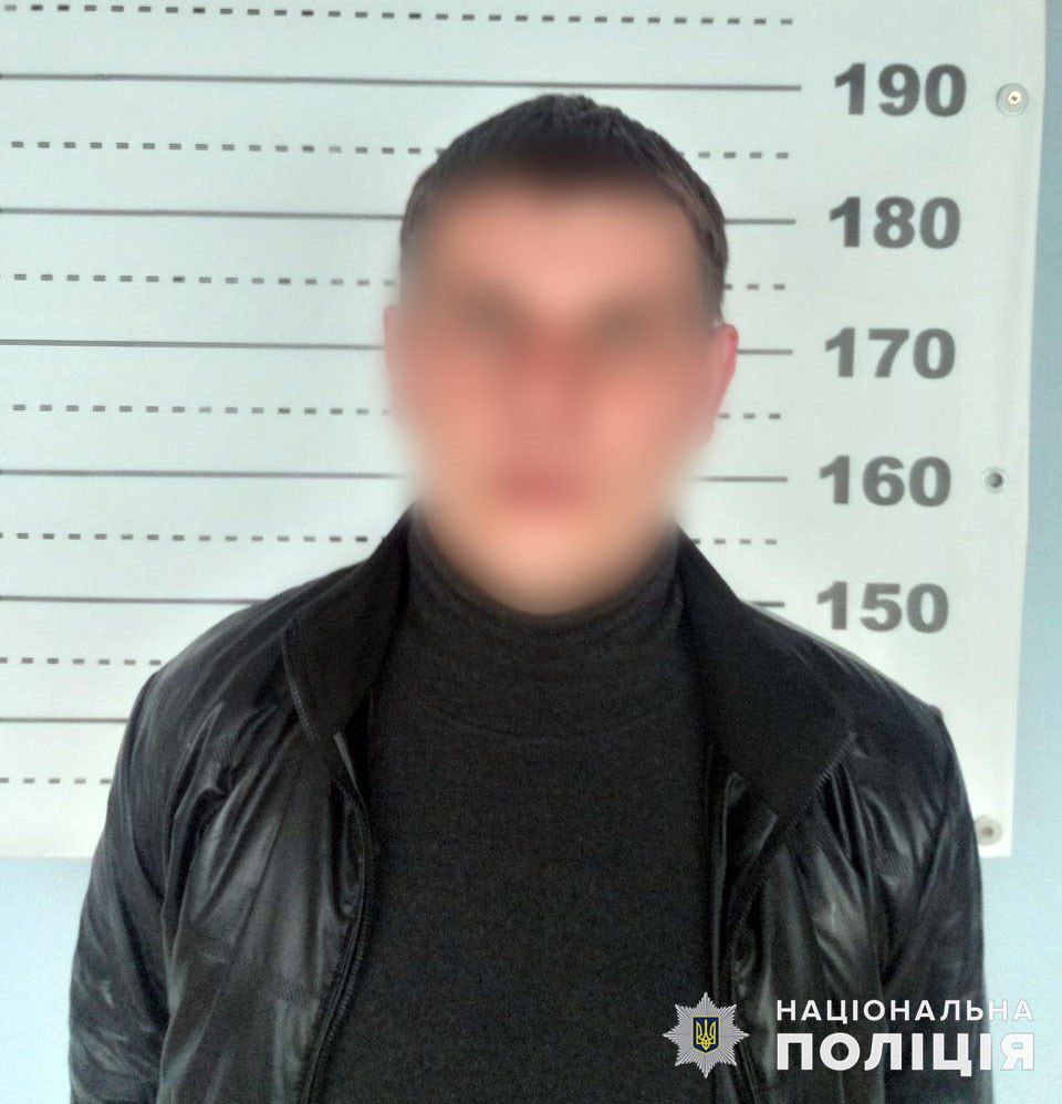 У Костянтинівці чоловік напідпитку стріляв з автомата у багатоповерхівку