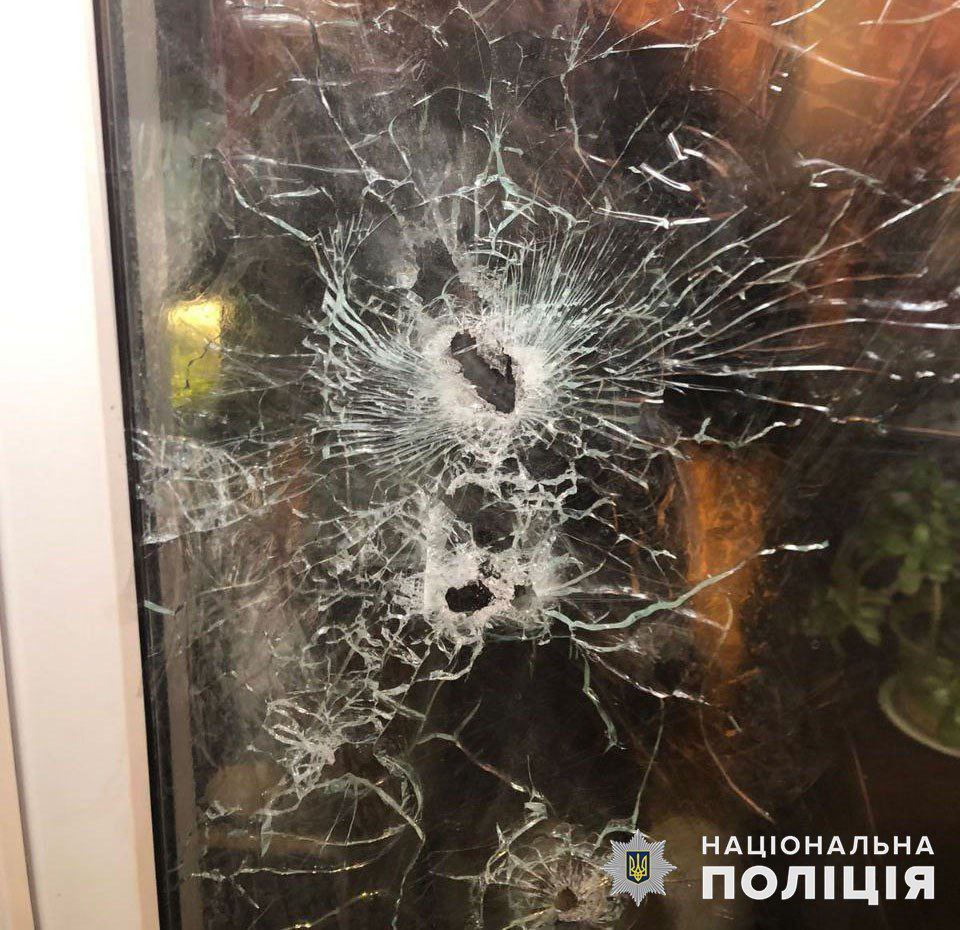 У Костянтинівці чоловік напідпитку стріляв з автомата у багатоповерхівку