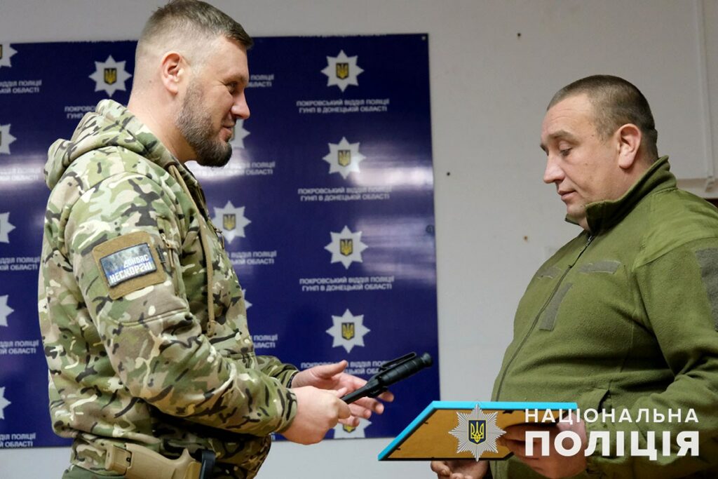 На передовій біля Авдіївки військові та поліція врятували людину, яка пробула під завалами 6 днів