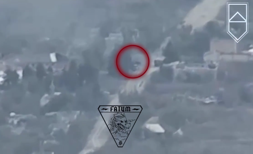 На Бахмутском направлении украинские воины уничтожили дроном машину военных рф (видео)