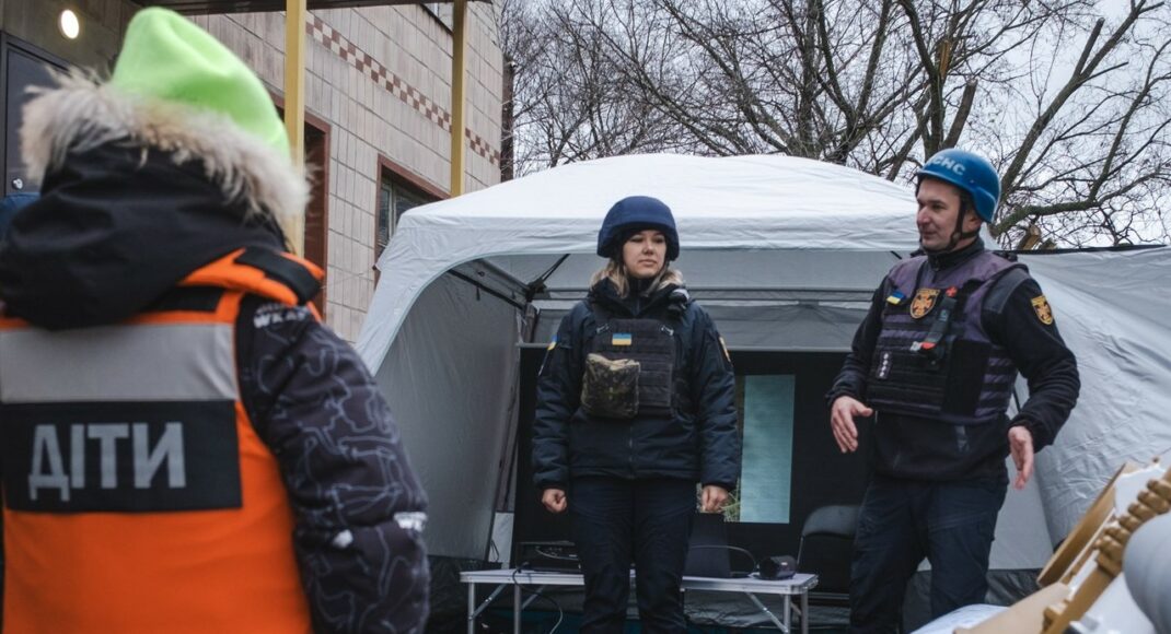 В Донецкой области начал работу "Мобильный класс по минной безопасности"