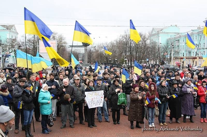 Мітинги у Луганську