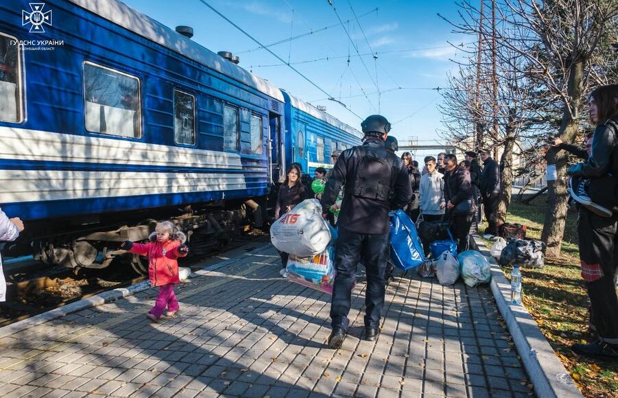 Из Донецкой области уже эвакуировали более 12 600 детей