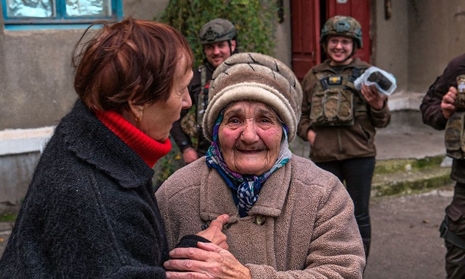 Из Торецка полицейские эвакуировали двух пожилых женщин