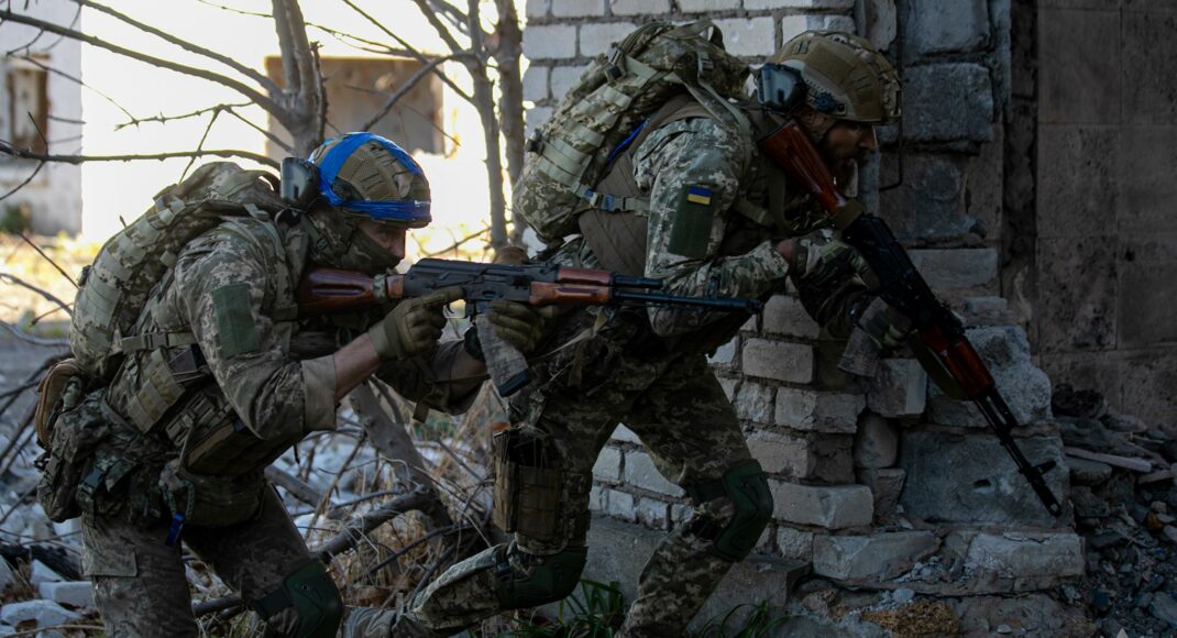 На Бахмутському напрямку українські захисники відбили 10 атак окупантів