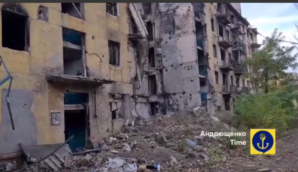Уничтоженные районы и улицы оккупированного Мариуполя показал горсовет (видео)