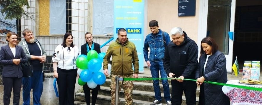 На Донеччині у Волноваському районі запрацювало одне відділення Ощадбанку