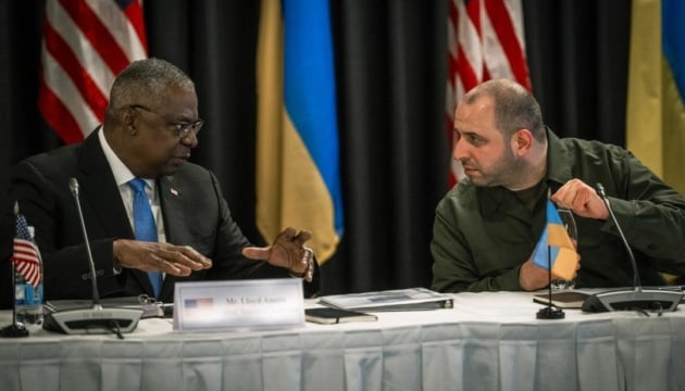 Министры обороны Украины и США обсудили ситуацию на фронте