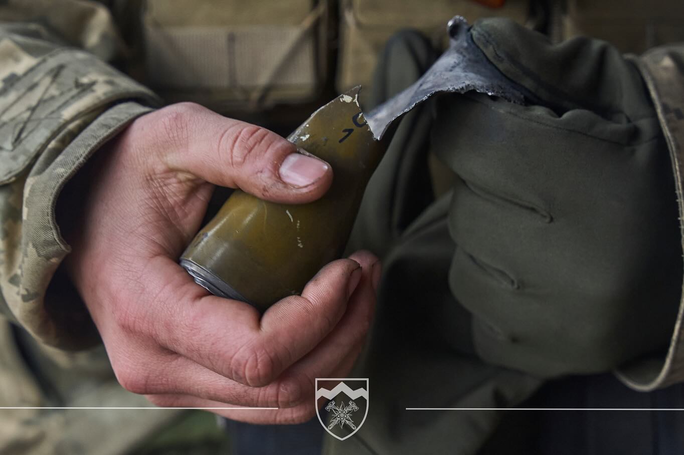 Під Соледаром ворожий дрон спалив волонтерський бус
