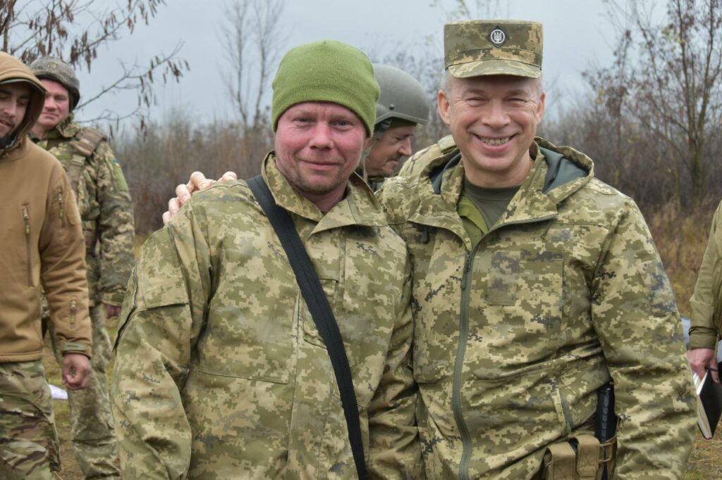 Сирський відвідав українських захисників на Бахмутському та Лиманському напрямках