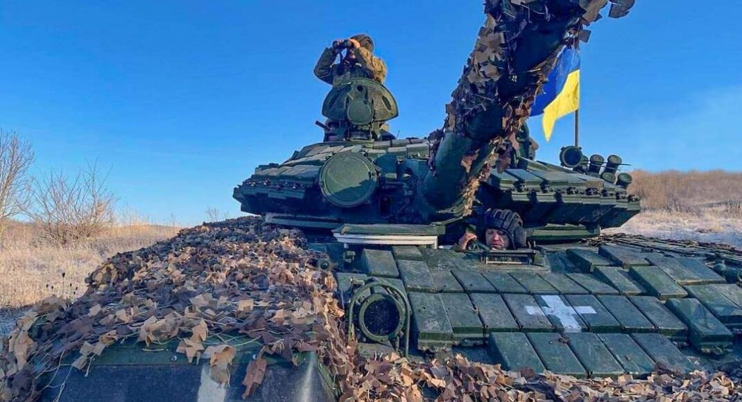 Українські оборонці стримують противника на Куп'янському й Бахмутському напрямках, – Сирський