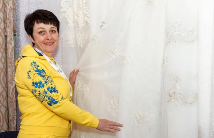 Переселенка з Добропілля релокувала власне швейне підприємство у Львів