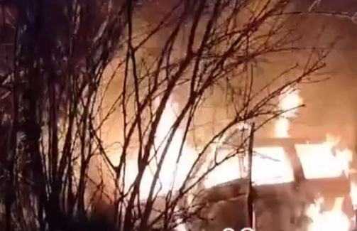 На оккупированной Луганщине взорвался автомобиль с главарями непризнанного "мвс лнр" (видео)
