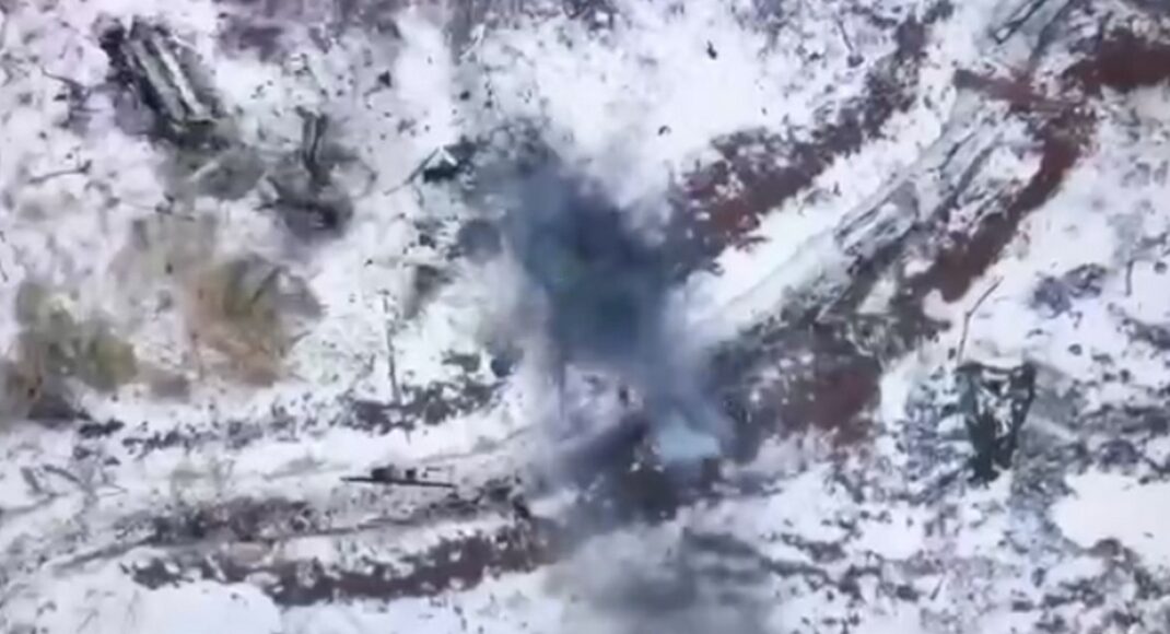 Українські бійці показали знищення російського комплексу спостереження у районі Бахмута (відео)