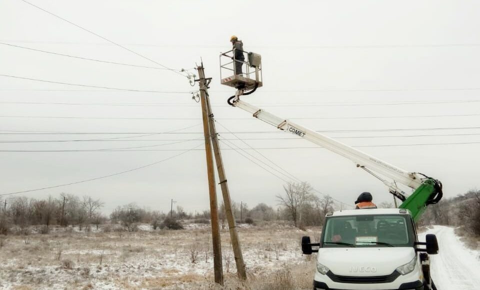 С понедельника энергетики вернули свет для 41 тысячи семей в Донецкой области